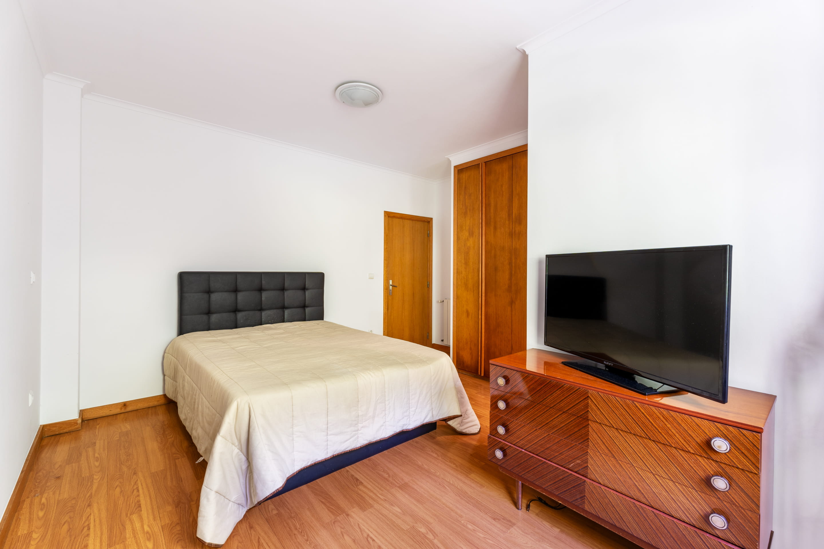 The privilege and comfort of four en-suites. 4